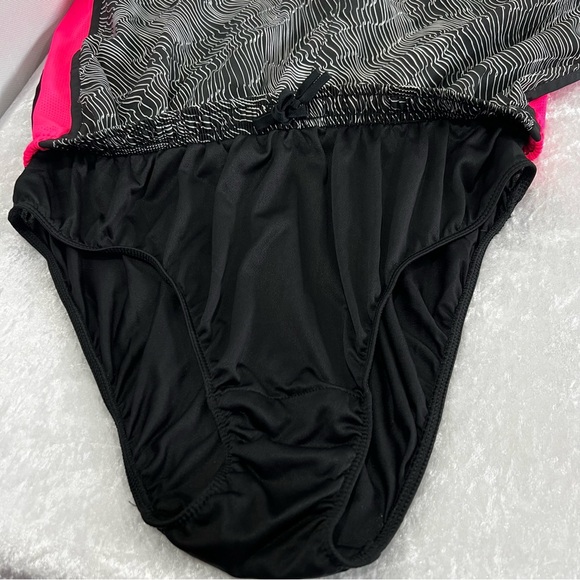 Nike Size Large Dri-Fit Tempo Running Shorts Black and Pink Printed Athletic - Picture 6 of 11